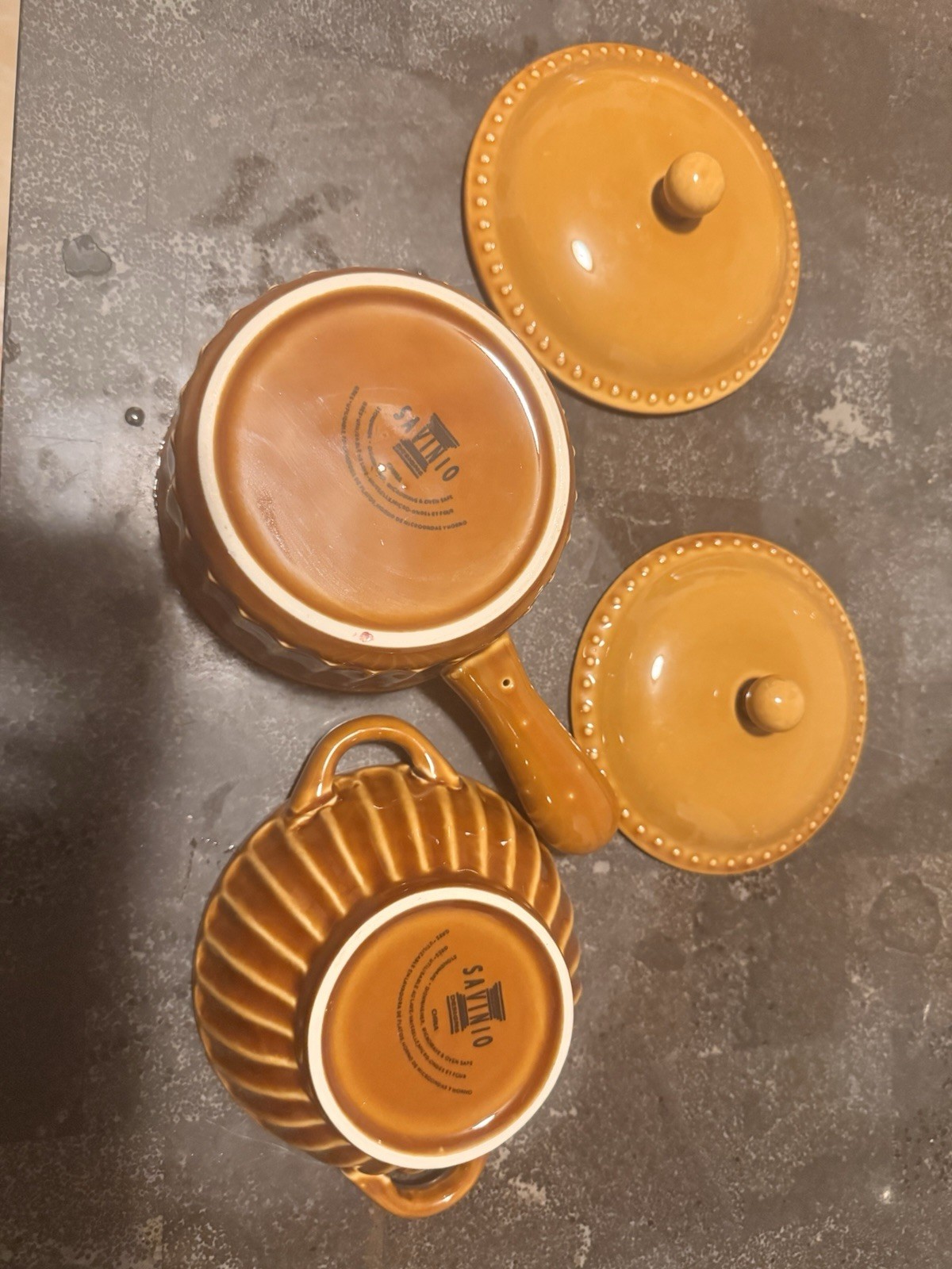 Savinio Bakeware.. Caramel Color, Excellent Condition gallery