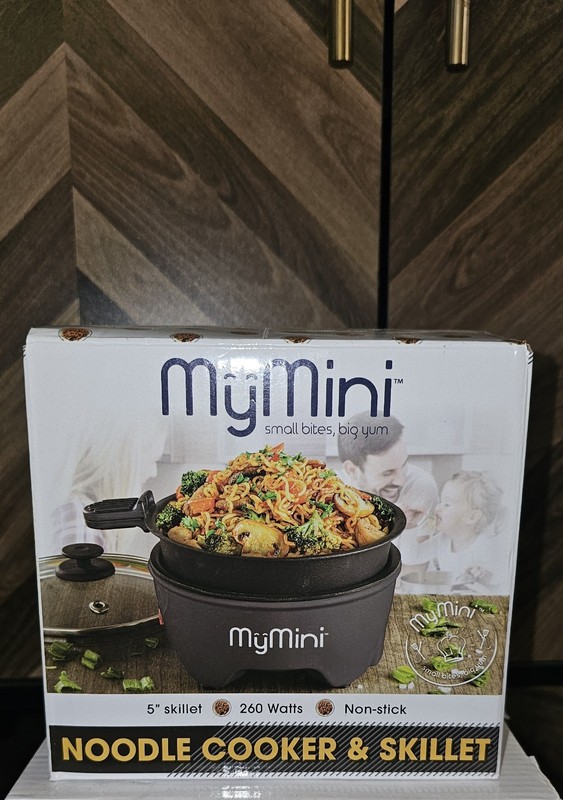 Ultimate Dorm Kitchen Bundle | NUNET 1.7L Hot Pot + MyMini Noodle Cooker/Skillet gallery