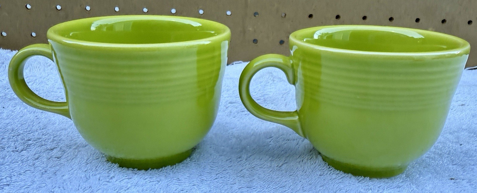 (2) Fiestaware Light Green Tea Cups Homer Laughlin 7-3/4 Ounces Mug EUC Fiesta gallery