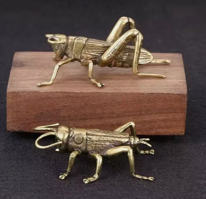 1Set 2Pcs Chinese Bronze Copper Statue Hand Carved Cricket Figurine gallery