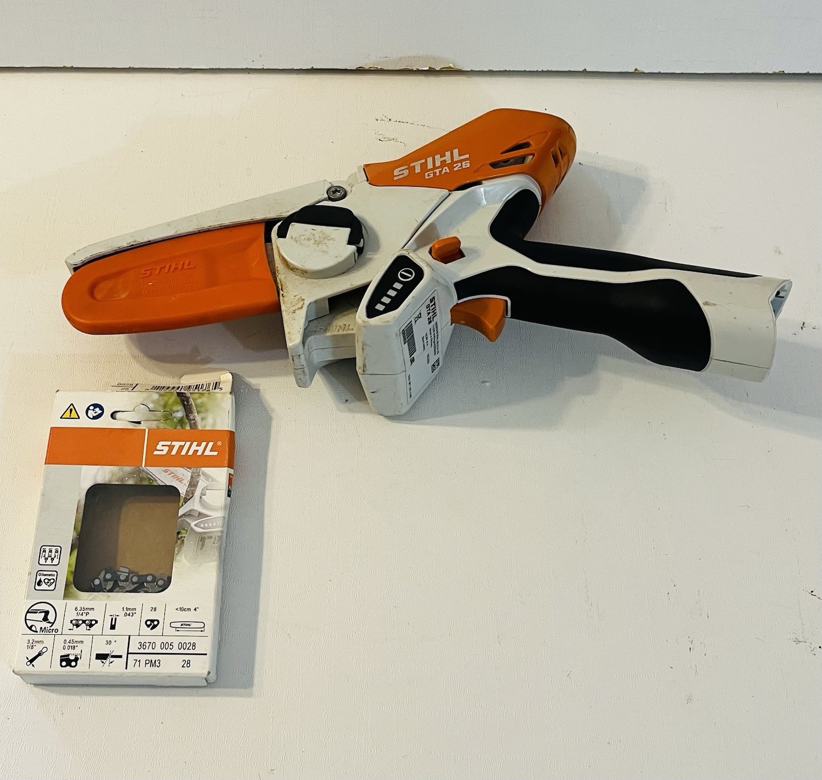 Stihl GTA 26 Lightweight Compact Battery-Powered 10.8-Volt Garden Pruner 3359 gallery