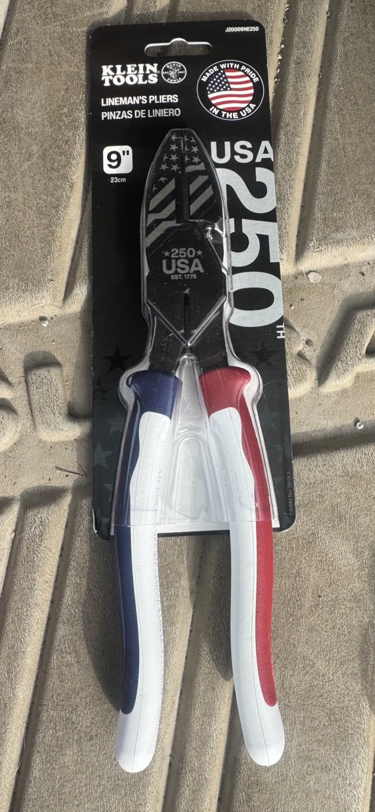 Klein Tools 250th Anniversary 9 in Lineman's Pliers Made in USA limited addition gallery