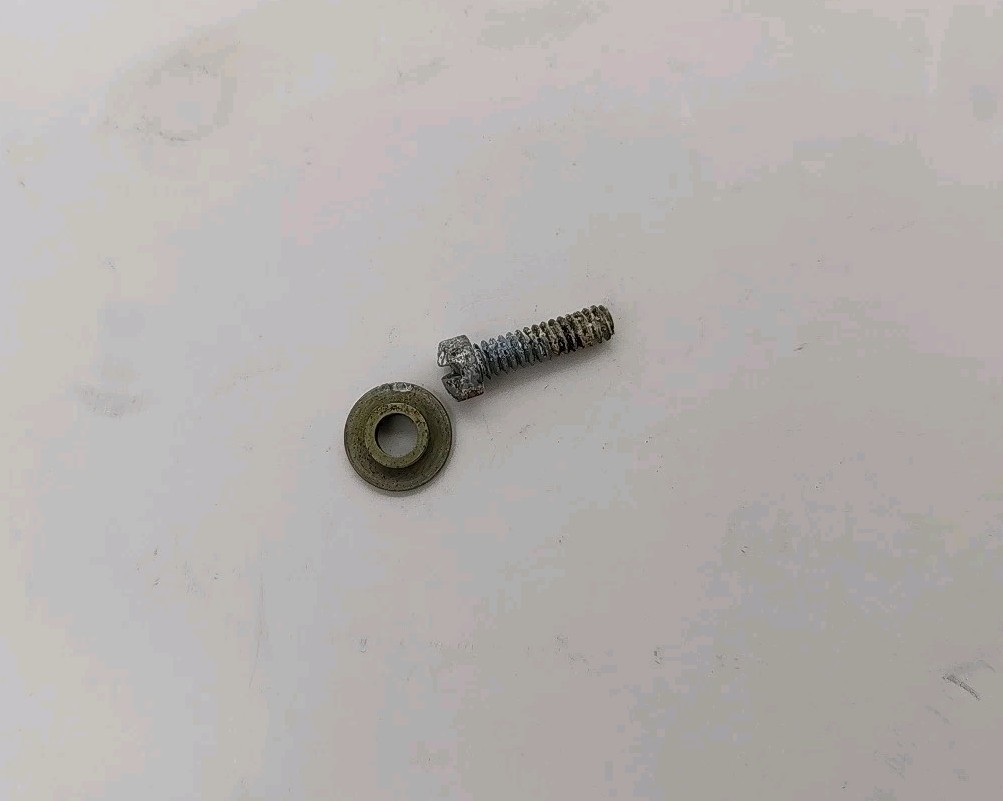New Briggs And Stratton OEM 298031 Screw And Bushing NOS gallery