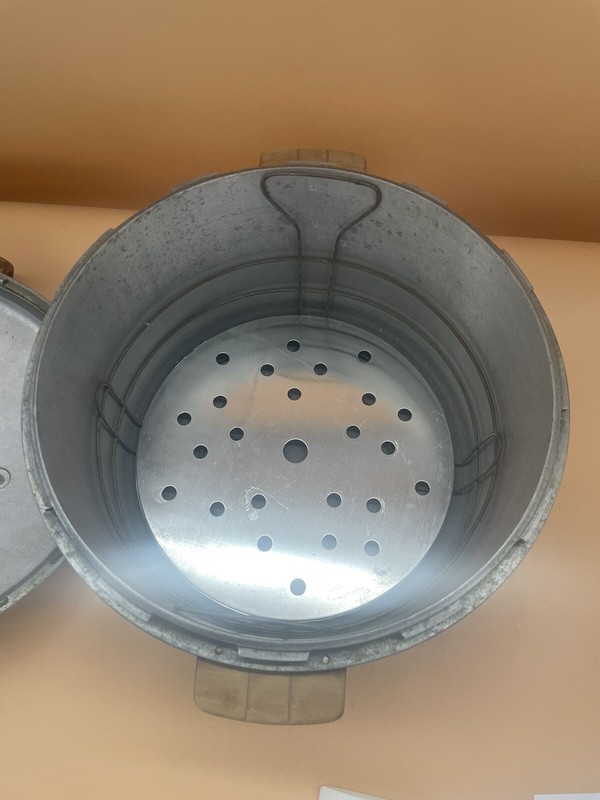 National No. 7 Pressure Cooker. Untested, For Parts Or Repair. See Photos gallery