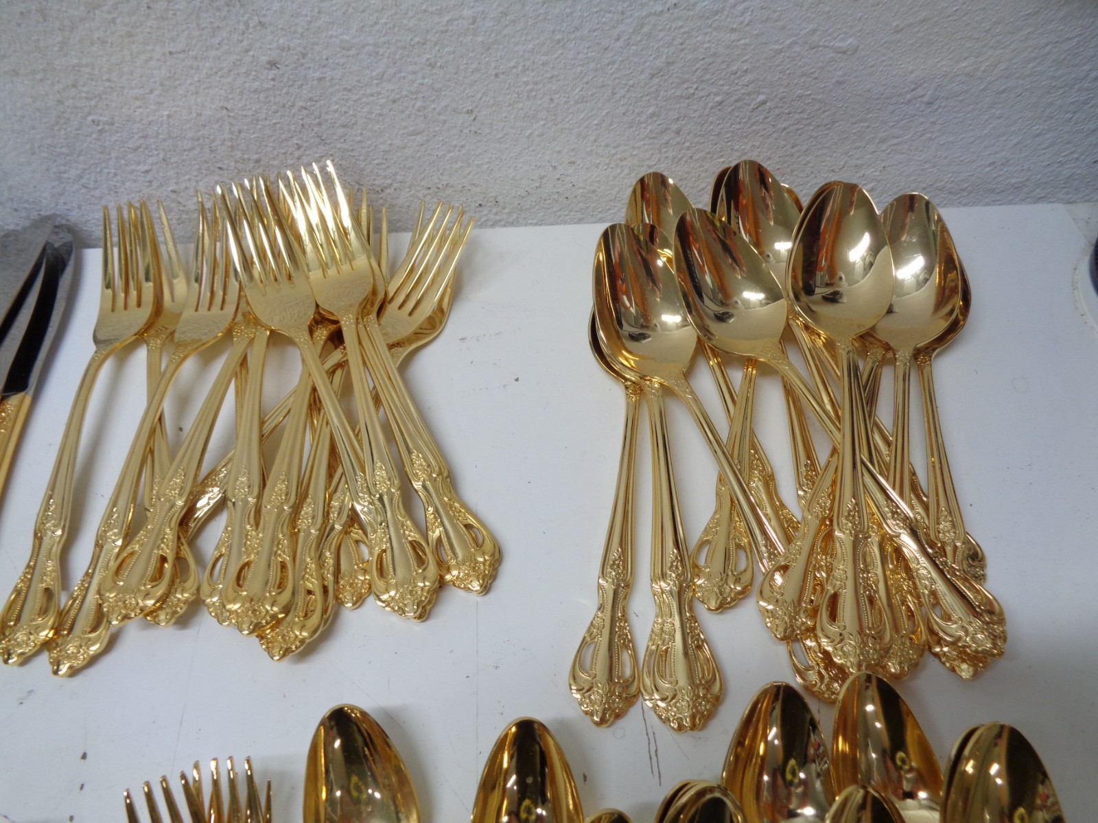 FARBERWARE REGAL GOLD ELECTROPLATE FLATWARE 92 PIECES gallery