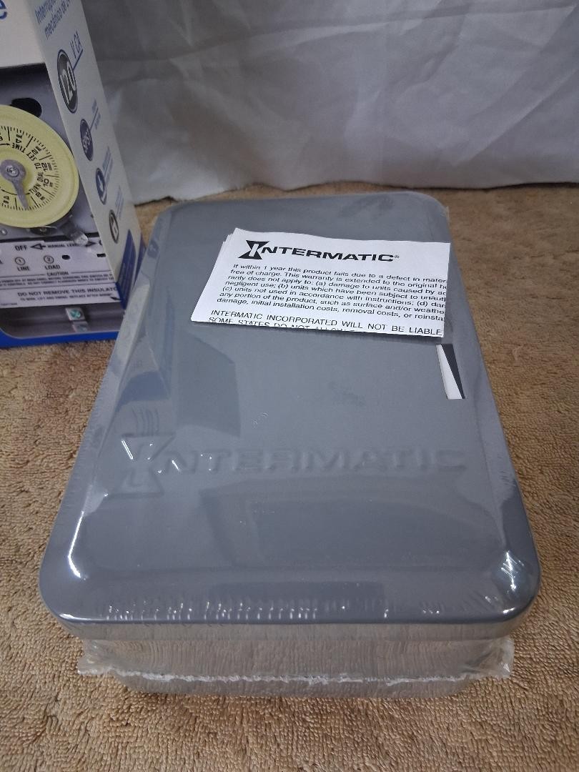 Intermatic T101 24-Hour Mechanical Time Switch 120 VAC 60Hz, & Connectors NEW gallery