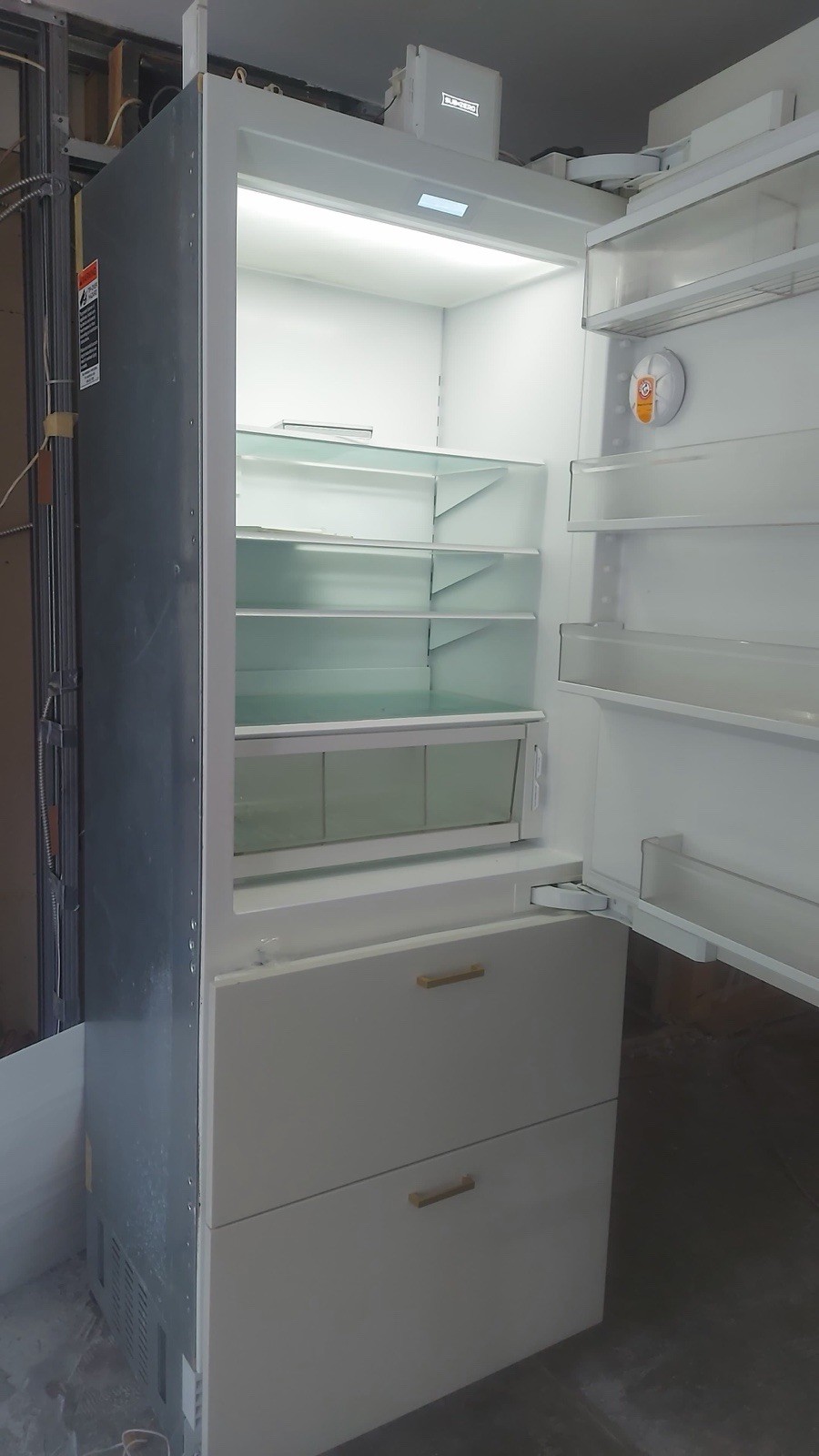 Sub-Zero 30" Panel-Ready Integrated Bottom-Freezer - IT30CIID gallery
