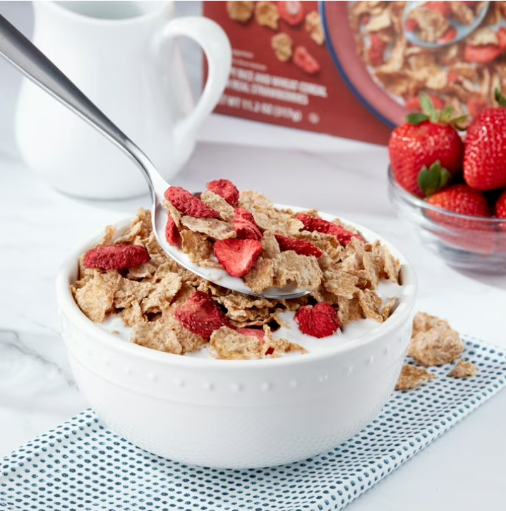 Great Value Strawberry Awake Breakfast Cereal, 11.2 oz gallery