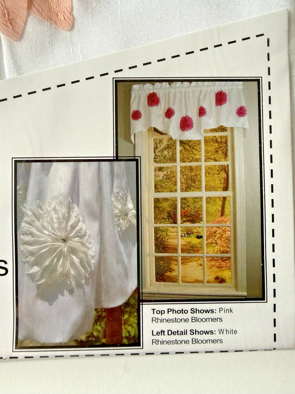 Curtain Chic Rhinestone Bloomers Lined Valance Peach White 57X 14” Laser Cut gallery