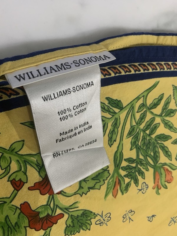 Williams Sonoma 68” Round Yellow Tablecloth w 4 Wood Napkin Rings + 4 Napkins gallery