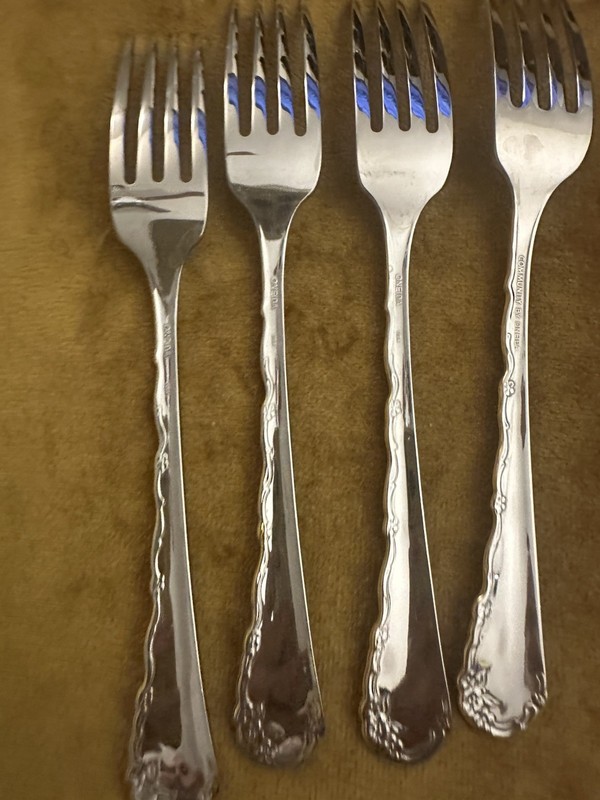 (4) DINNER FORKS Oneida Community GOLDEN BELLE ROSE Stainless Flatware gallery