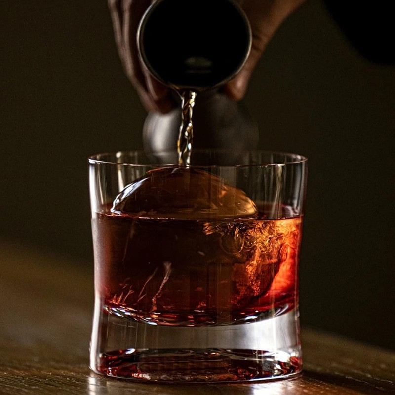 Slow-Melting Stackable Large Ice Cube Mold Maker For Whisky Cocktails Beverage gallery
