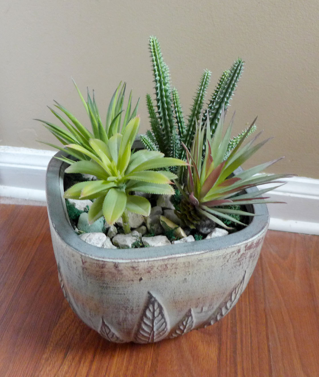 4 Mix Artificial Grass Plastic Succulents Plants Cactus and Agaves gallery