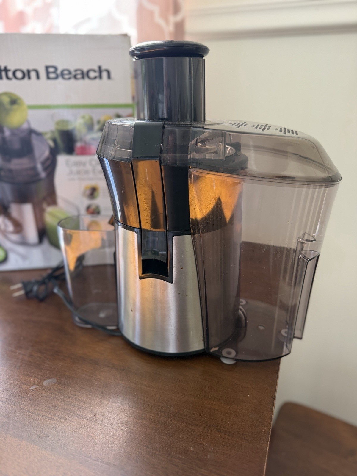 Hamilton Beach 800W Juice Extractor Easy to Clean Model 67735FG Missing Tool gallery