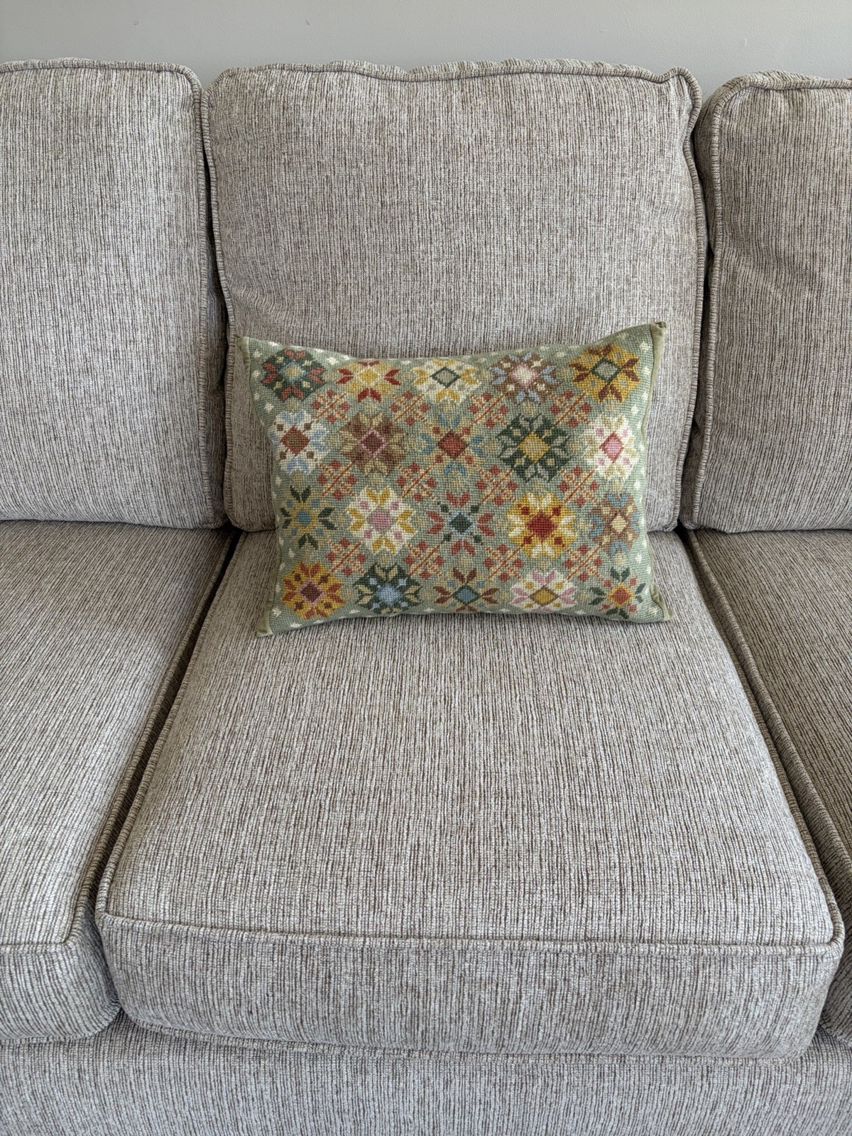 Ikea Arden Liten Wool Needlepoint Down Lumbar Pillow Green Velvet Zipper 18x14 gallery