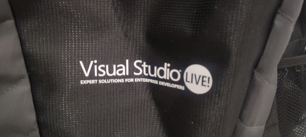 visual studio live backpack   EXCELLENT condition black 2