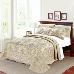 Damask 4 Piece Bedspread Set Scalloped Edge Reversible Coverlet Bedding Set