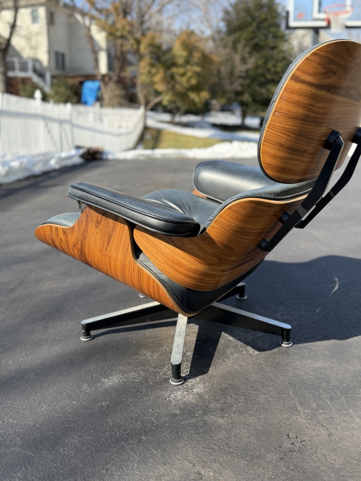 Herman Miller Eames Lounge Chair - SANTOS PALISANDER gallery
