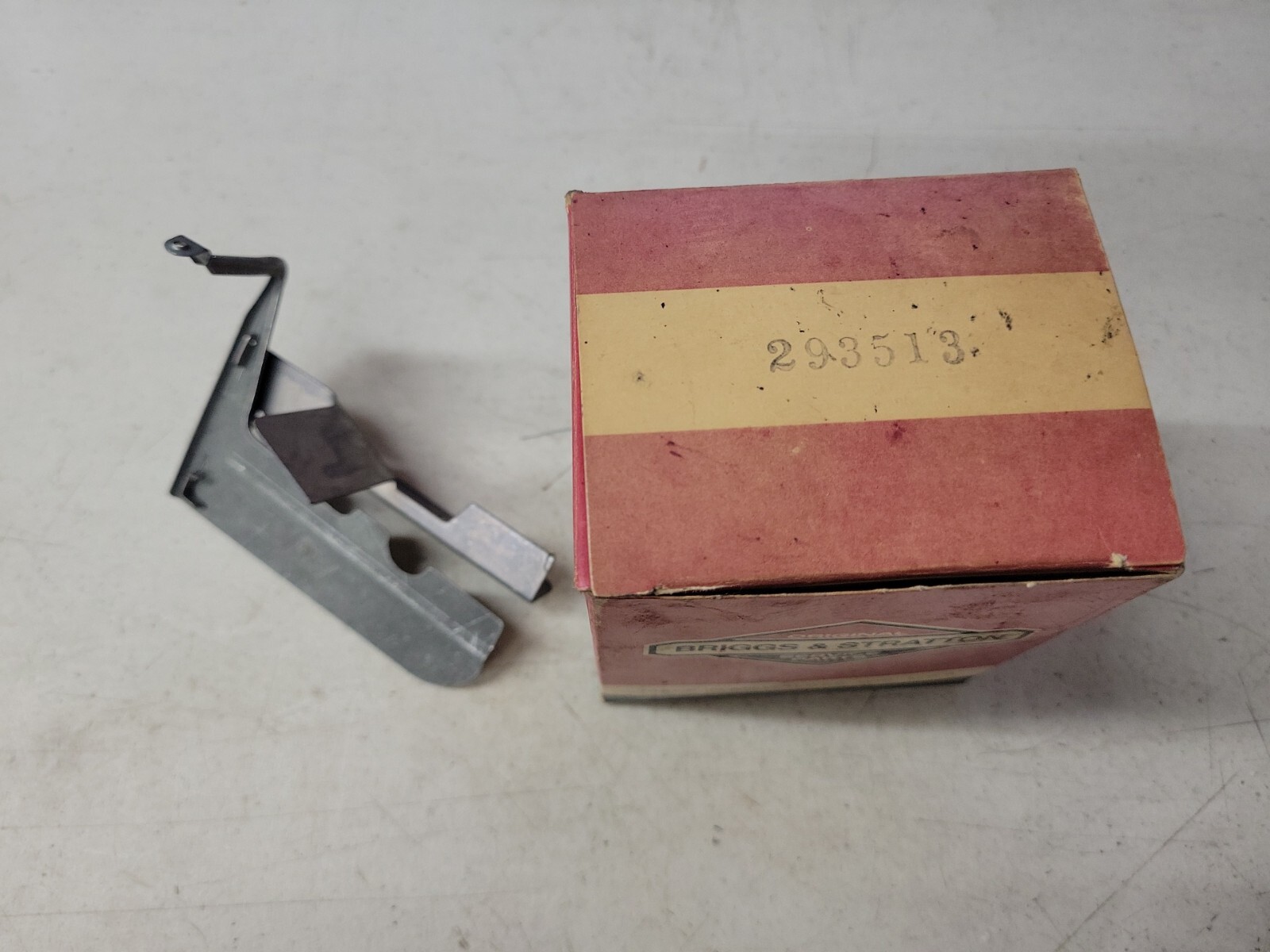 Briggs & Stratton 293513 Governor Blade OEM gallery