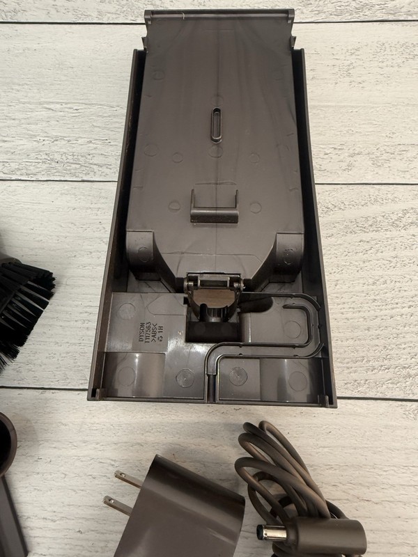 Genuine Dyson Docking Station + Class 2 Charger Vacuum Wall Mount 205720-02 gallery
