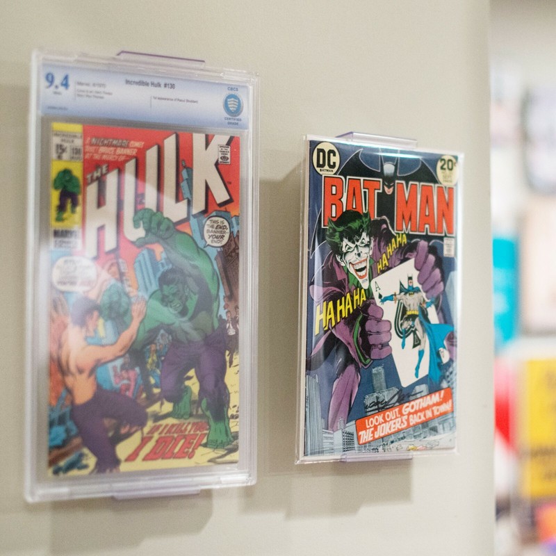 ComicMount™ Invisible Comic Book Display Shelf Stand and Wall Mount gallery