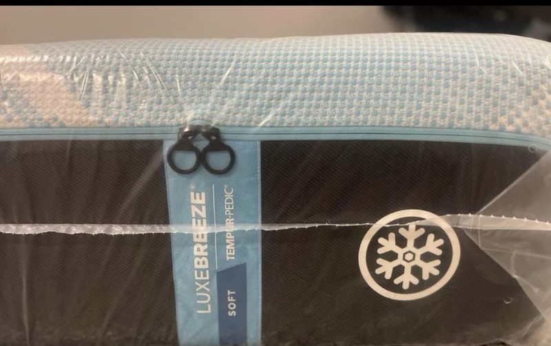 TempurPedic LuxeBreeze 2.0 Soft Split King Mattress (2 Twin XL) $10,398 gallery