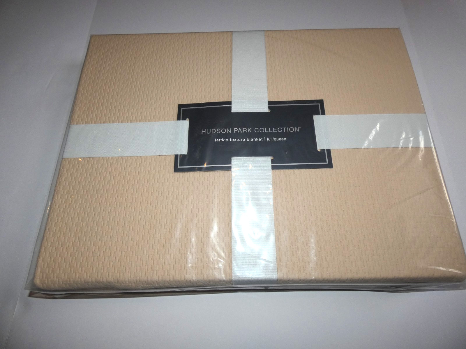 New Hudson Park Collection Lattice Texture Full/Queen Blanket Pebble gallery