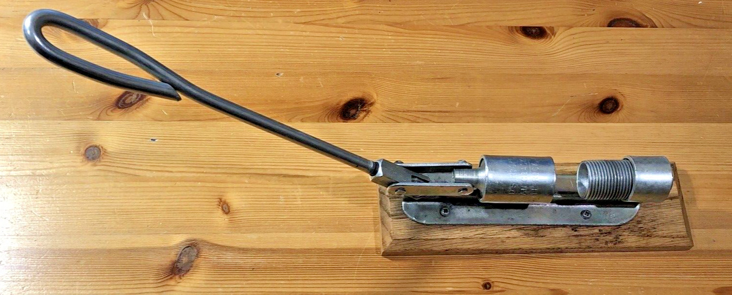 Vintage Reed's Rocket Nut Cracker Model R-300 in original box gallery