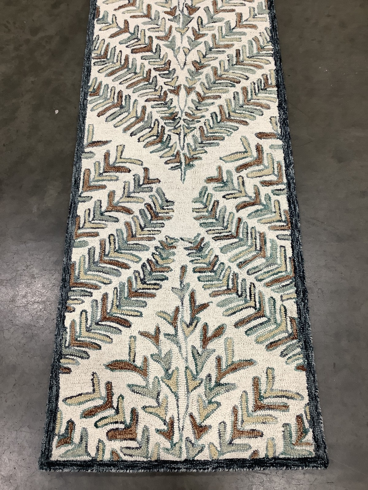 IVORY / GREEN 2'-3" x 9'-0" Back Stain Rug, Reduced Price 1172683480 CPR208B-29 gallery