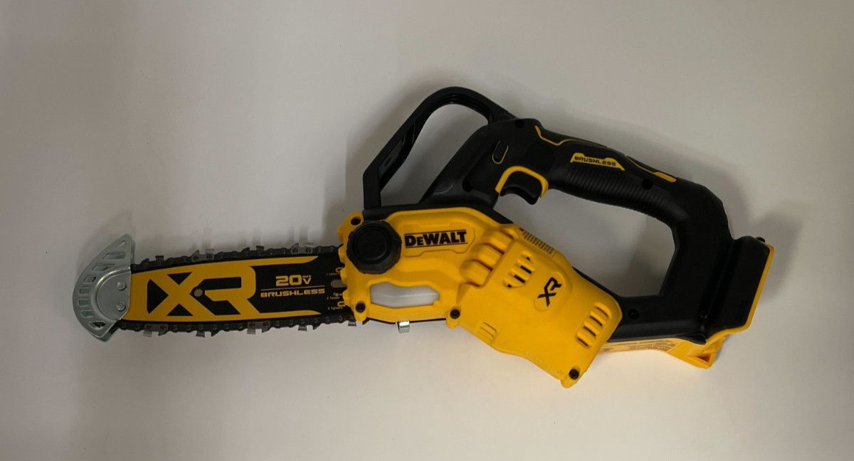 [Open-Box] (DCCS623L1) DEWALT 20V Brushless Cordless Pruning Chainsaw Kit gallery