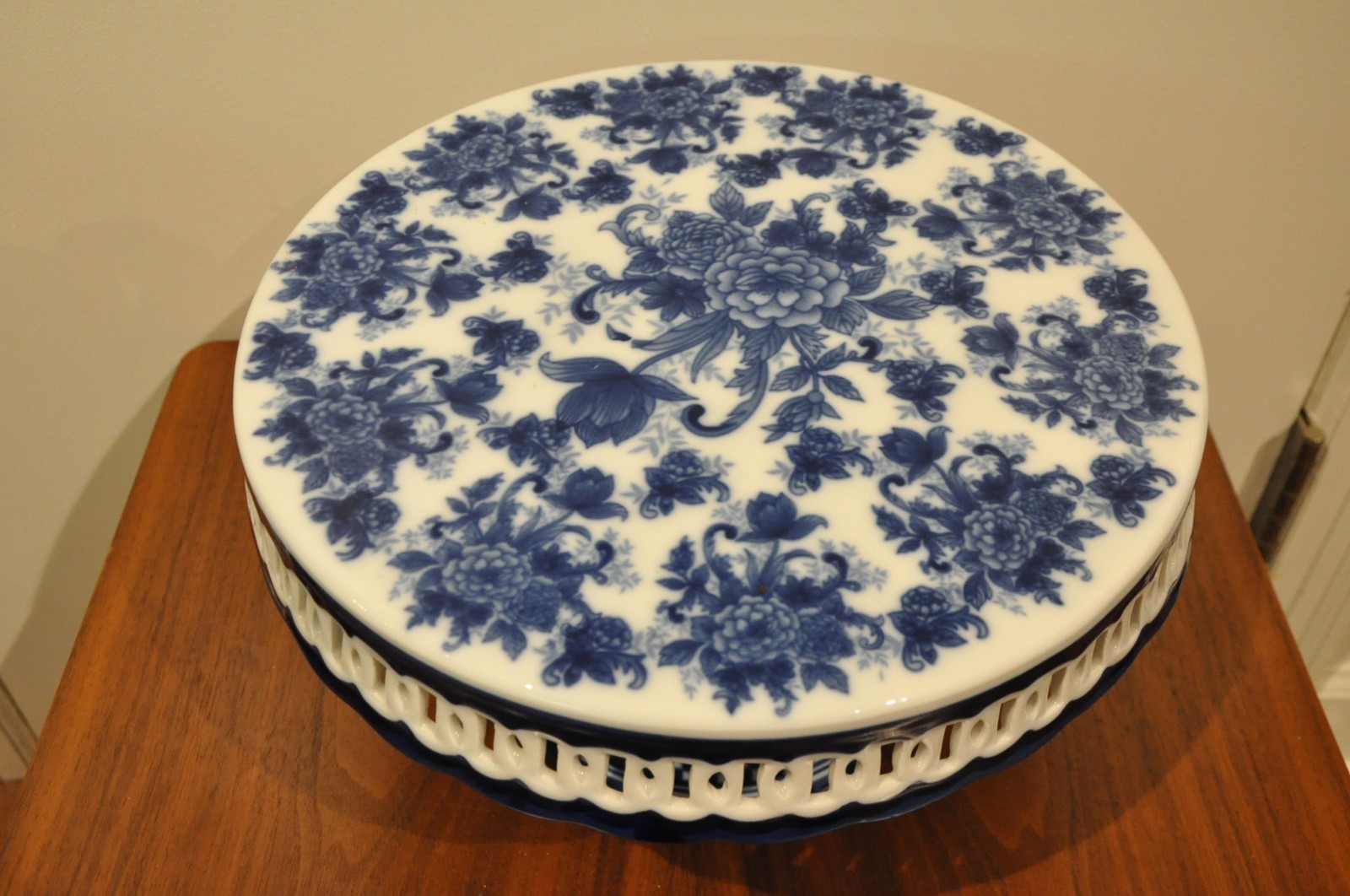 Vintage Cracker Barrel Blue & White Porcelain Pedestal Cake Plate Stand 11" gallery