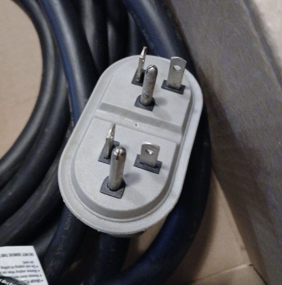 Briggs & Stratton P/N 197474 25 ft 20 Amp Generator Adapter Cord 4 Outlets NEW gallery