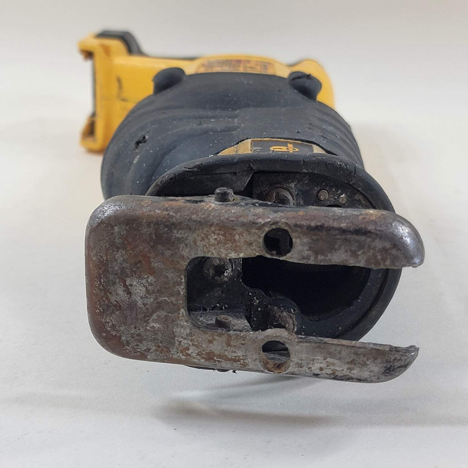 DeWalt DCS381 20V Type 1 Variable Speed Reciprocating Saw gallery
