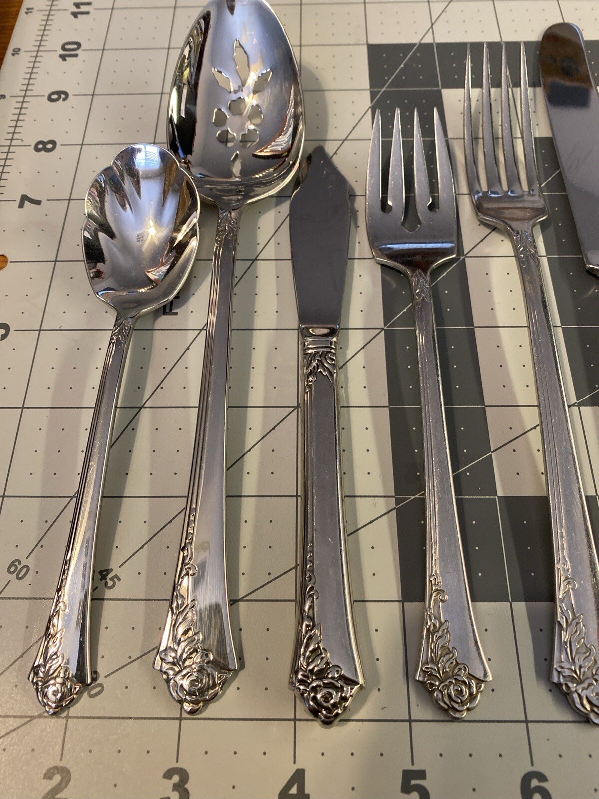 Oneida Damask Rose Stainless Open Stock Choose Buy by the Piece gallery