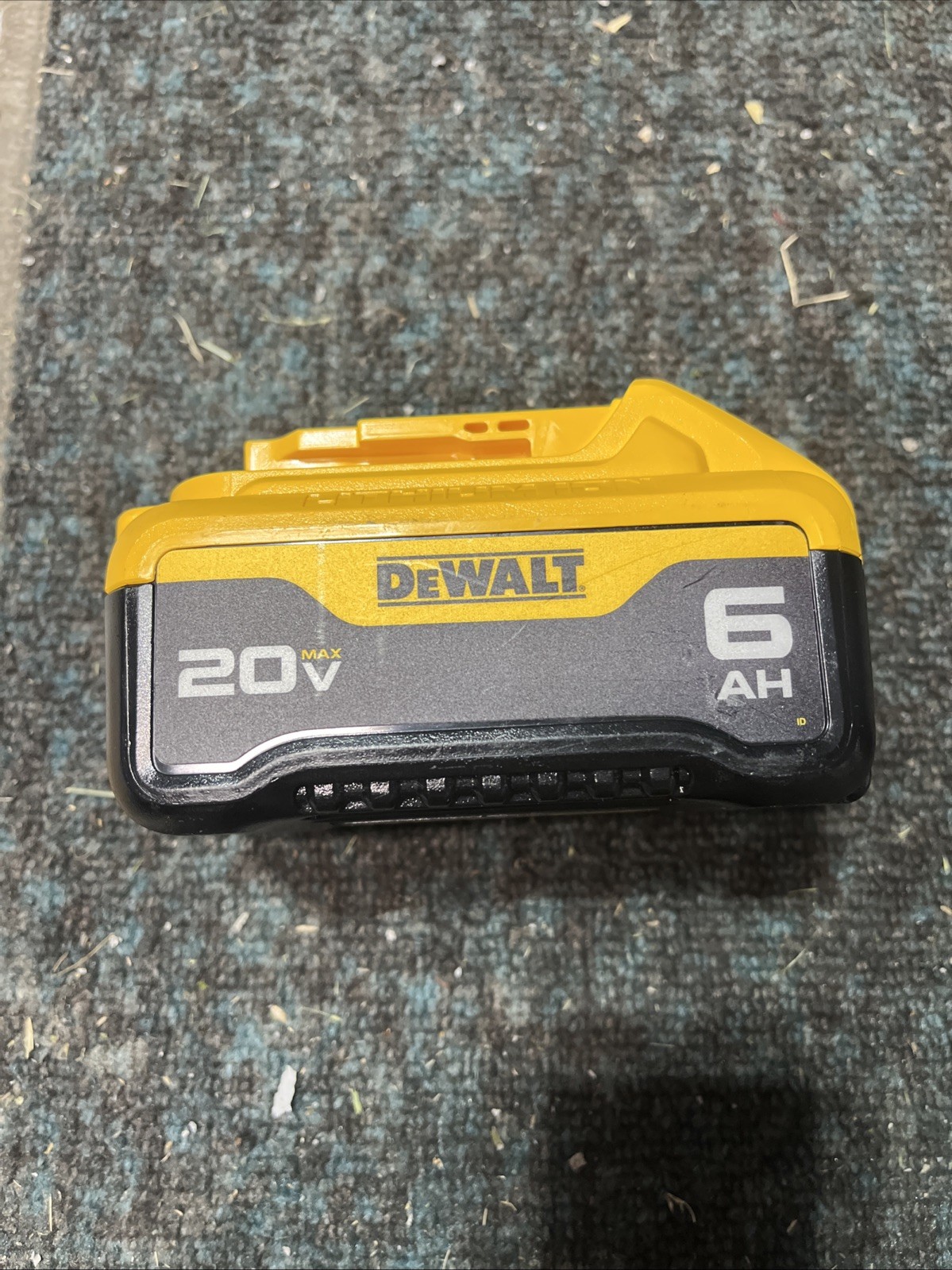 DEWALT DCB206 20V Lithium-Ion Battery - Black/Yellow gallery