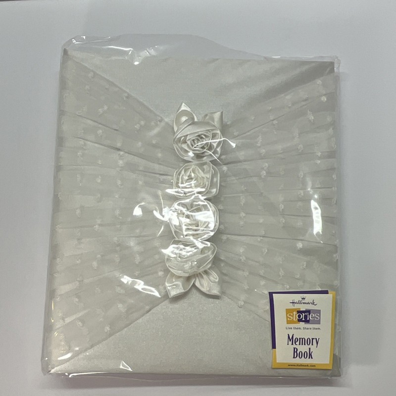 New Hallmark Traditional Wedding Memory Book White Fabric Ring Binder 10X12 gallery