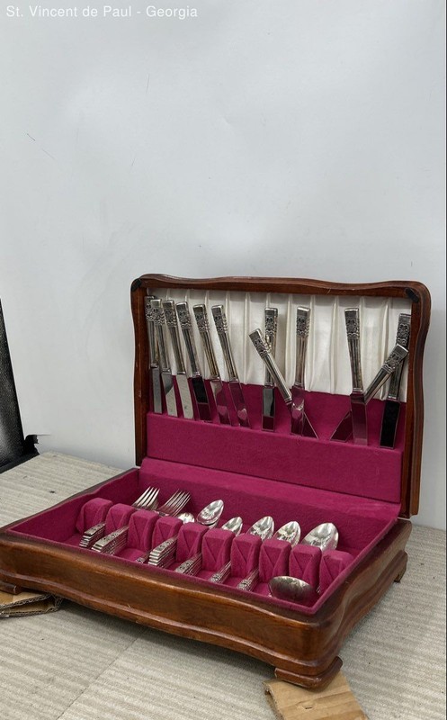Oneida Community Coronation Silverplate Flatware Set 1936 56 pieces Great Cond. gallery