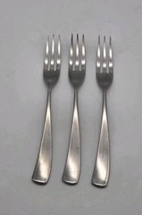 STUDIO WILLIAM Stainless Flatware LARCH SATIN Set Of 3 Dinner Forks