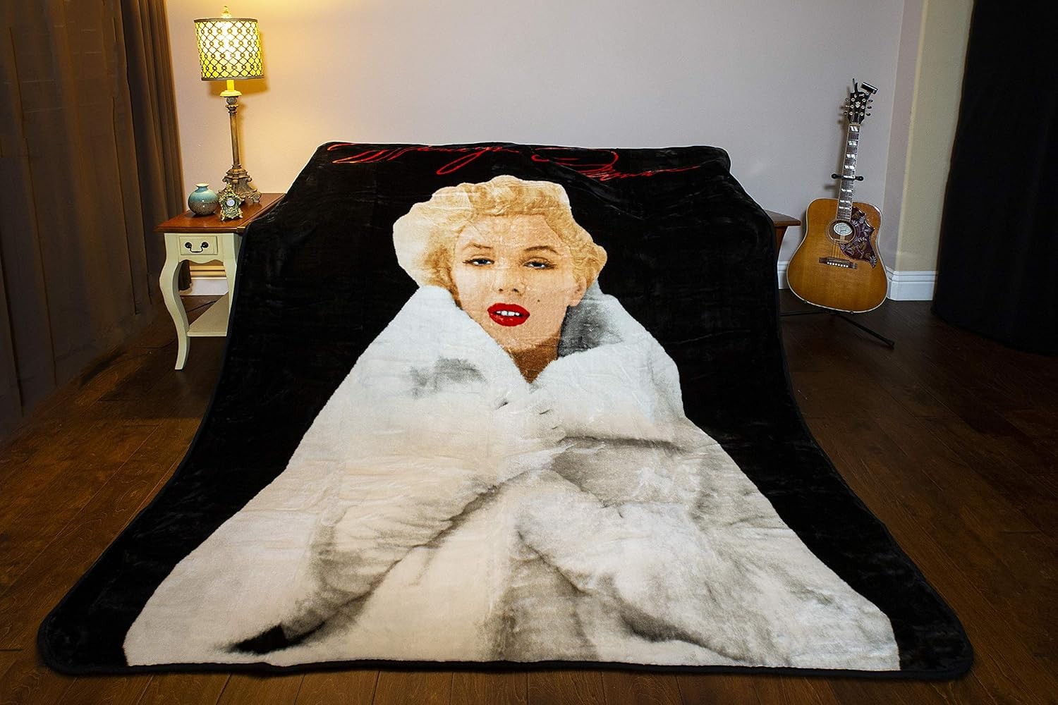 8lb Heavyweight Soft Queen Blanket, Officially Licensed, Marilyn Monroe Throw gallery