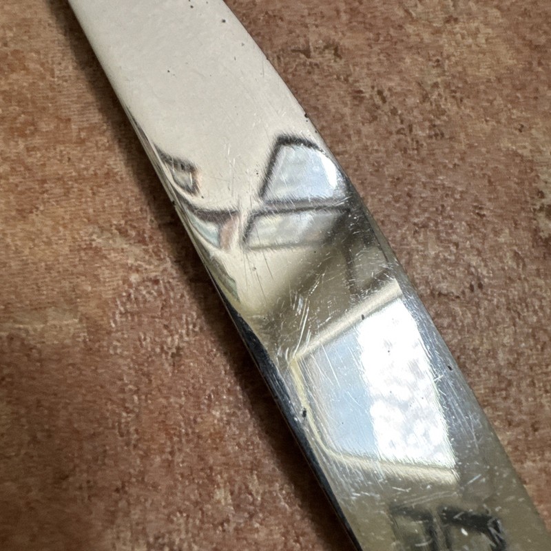 Gorham Shell 2 Dinner Knives Stainless Steel 18/8 Flatware gallery