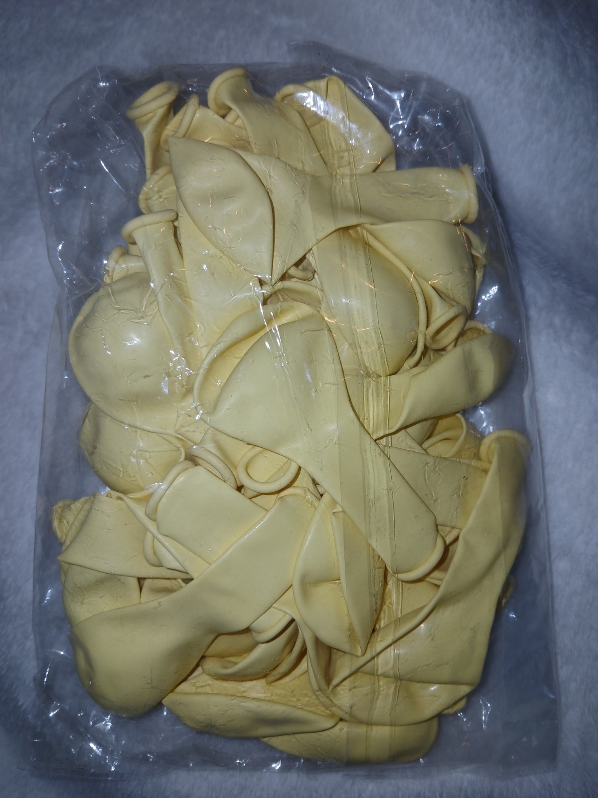 50 Medium Sized Yellow Laytex Balloons gallery