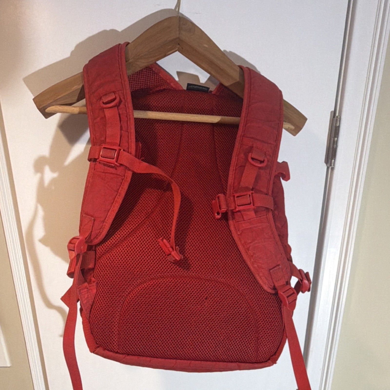 Supreme Red Backpack Nylon Zipper Lightweight Padded Adjustable Straps 2