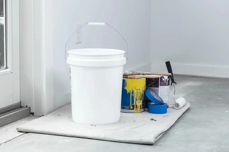 2 pack United Solutions 5 Gallon Round Utility Bucket, Comfort Handle, 1 Each gallery