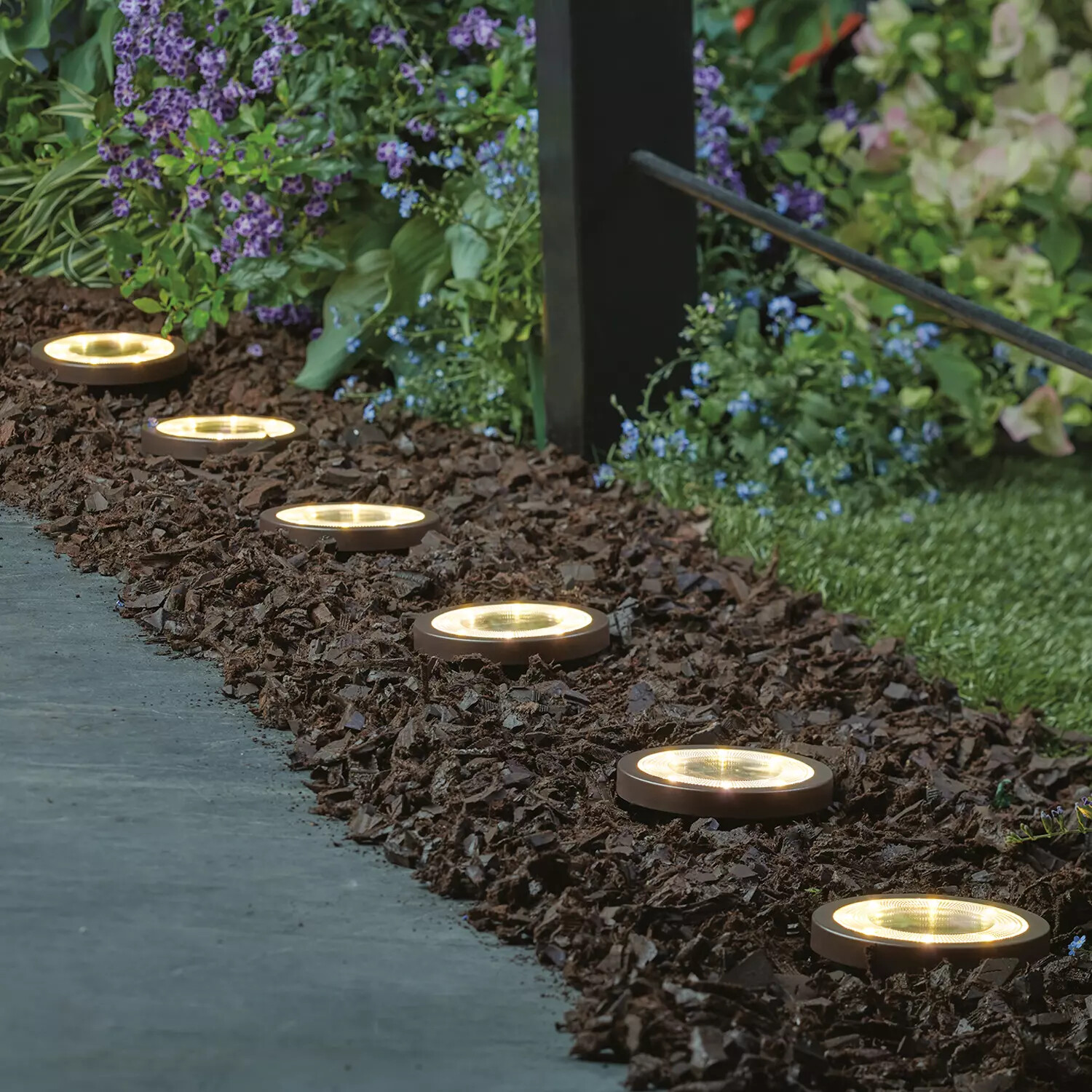 6-Piece Oil-Rubbed Bronze LED Solar Garden/Pathway Disc Lights NEW gallery