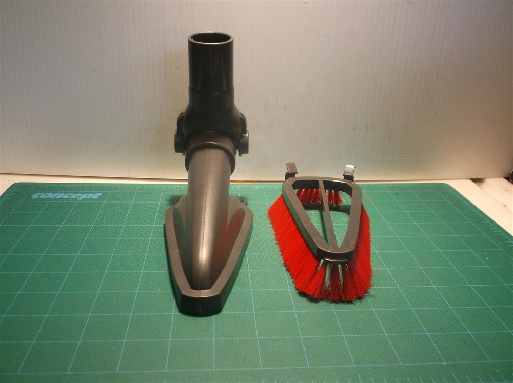 Flexible Duster Attachment With Dryable Red Brushes 12'X4'X4'