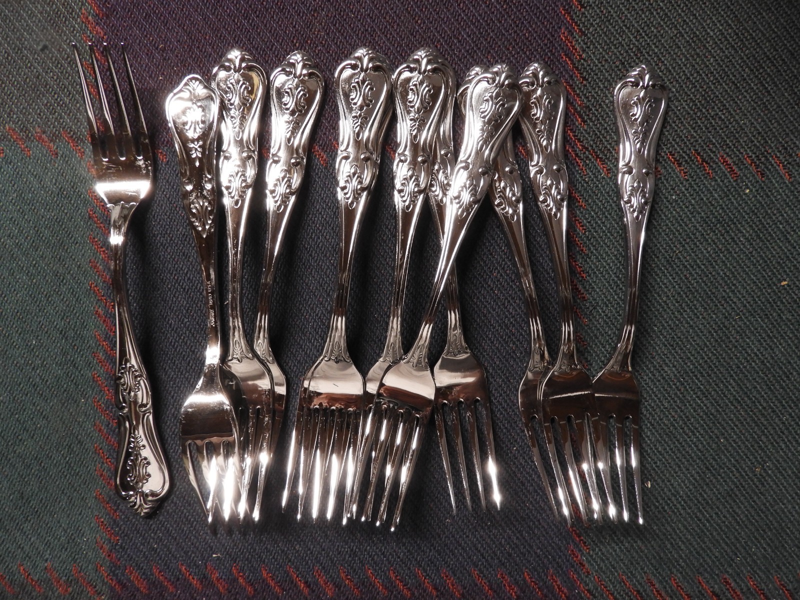 12 Liberty Tabletop, USA - Salad Forks - 7 in. - Kensington - NEW 2nd gallery