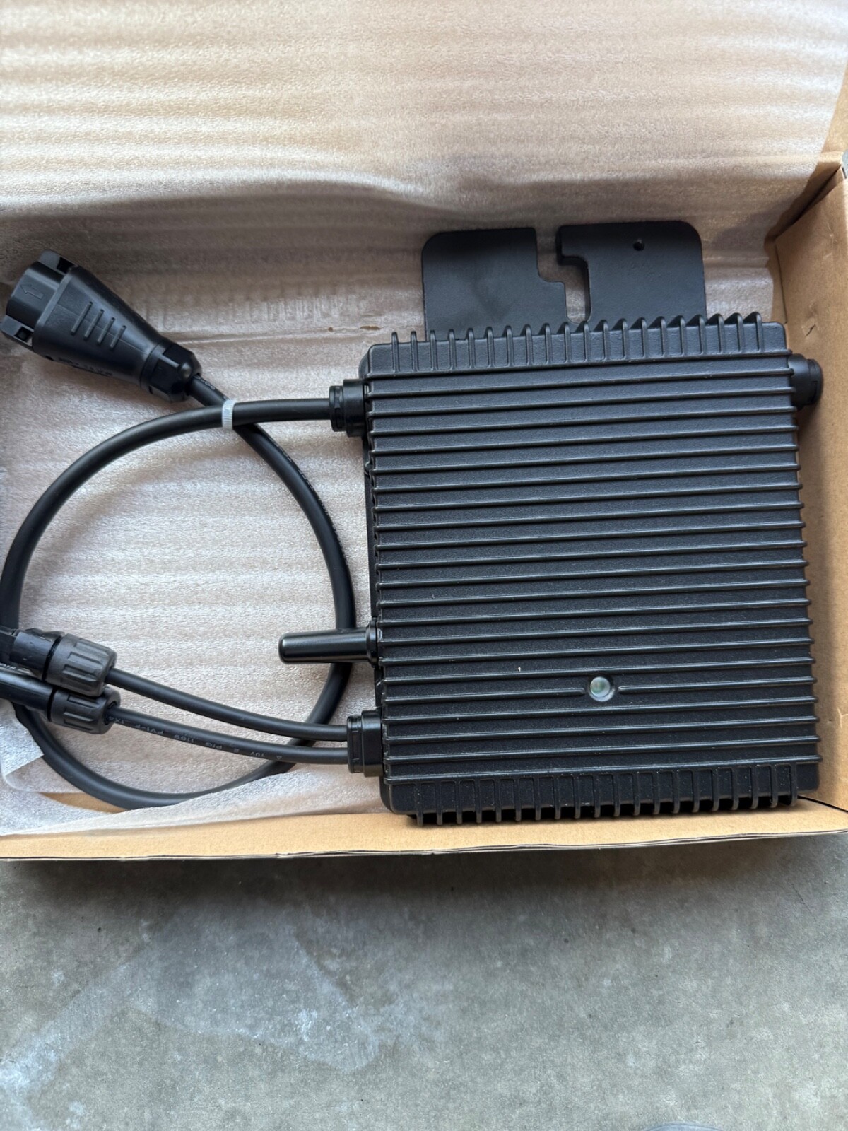Hoymiles HM-300NT micro inverter gallery