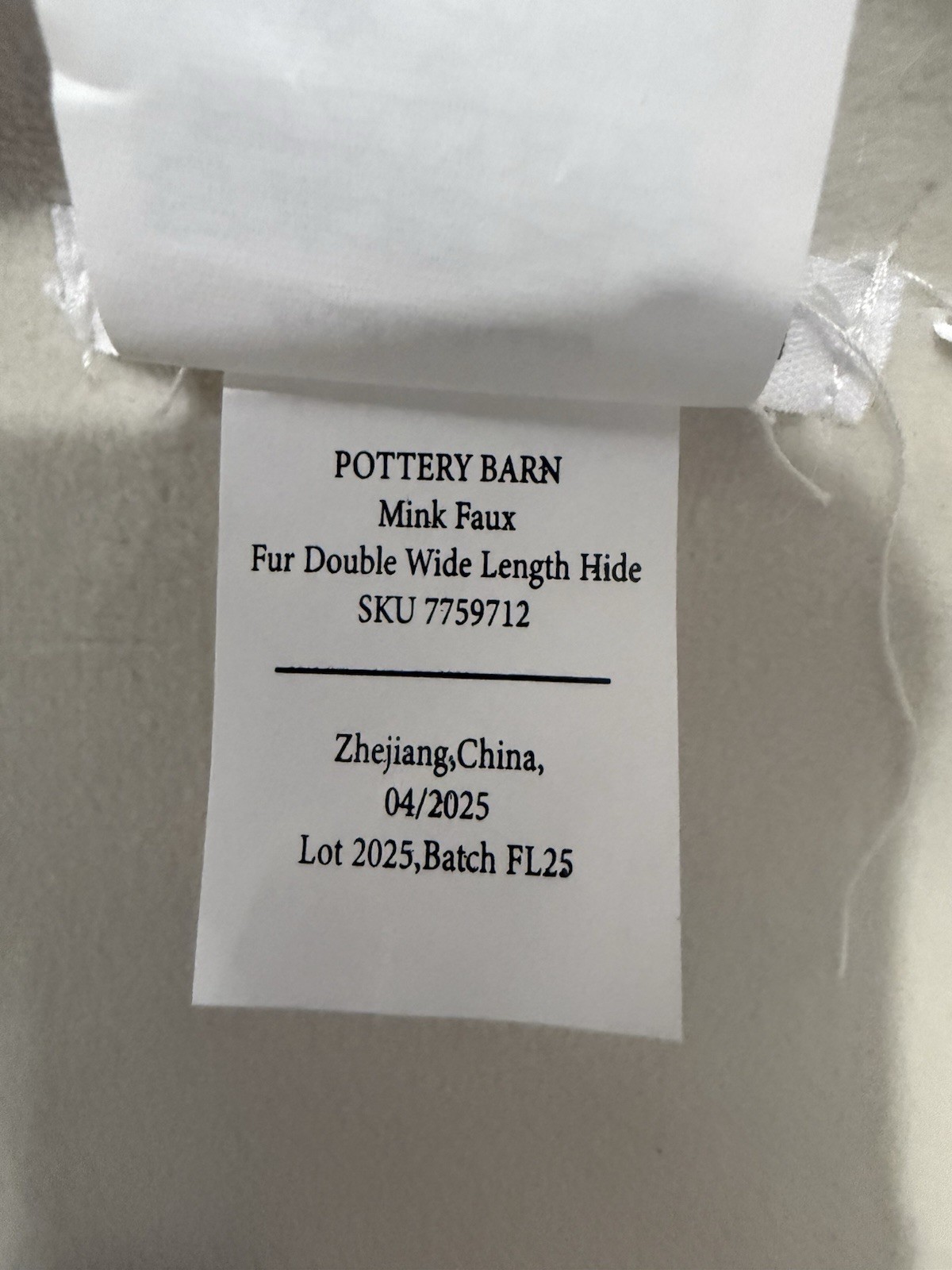 Pottery Barn Mink Faux Fur Double Length Hide 26.5x70 Ivory - New! Read gallery