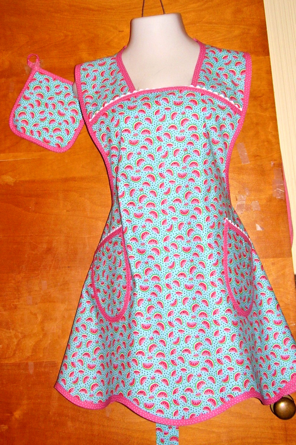 HANDMADE BIB APRON - PLUS SZ - SUMMER WATERMELON + RICK RACK - VINTAGE - RETRO gallery