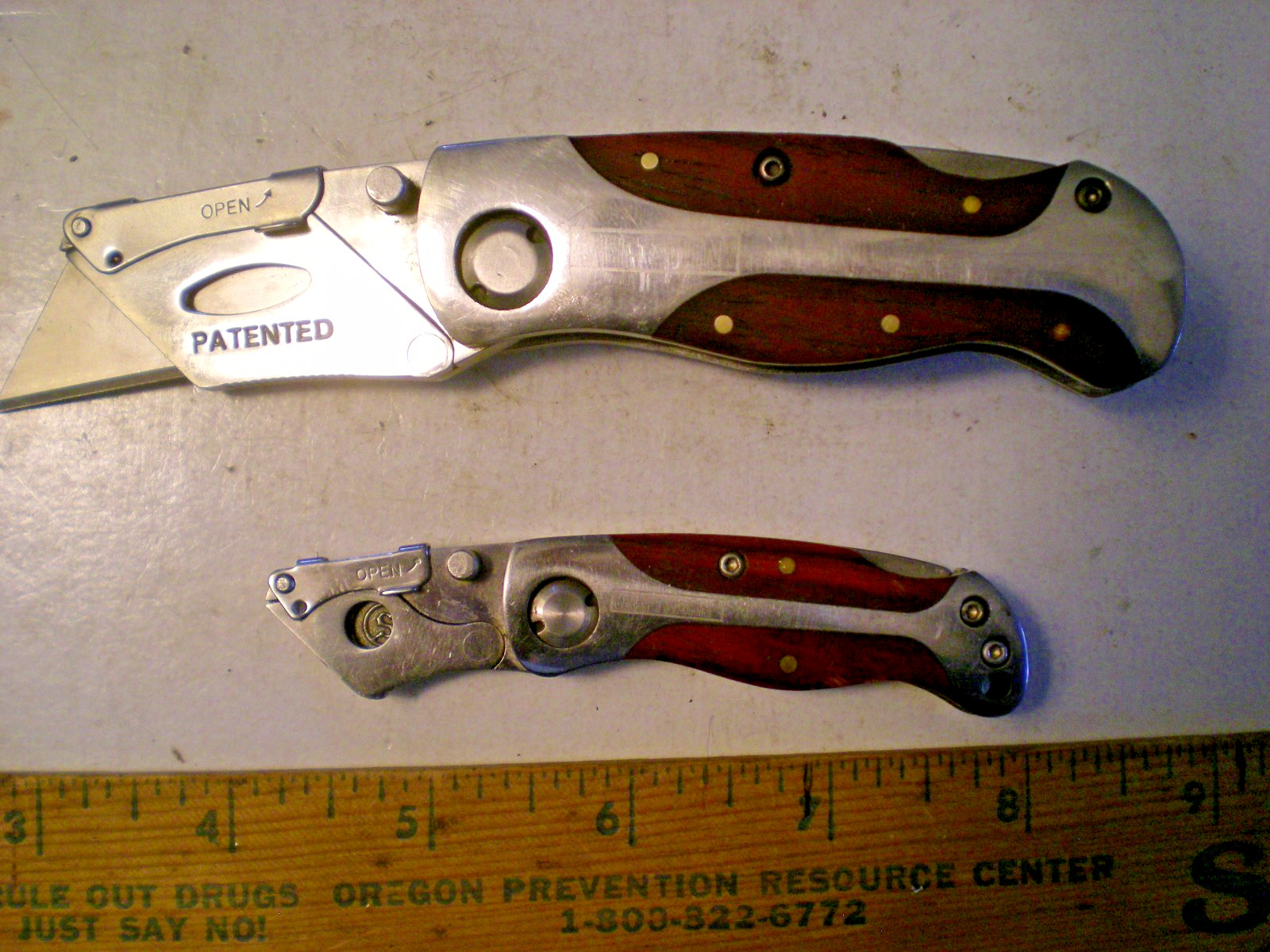 Two Craftsman Folding Razor Knives Mini And Full Size gallery